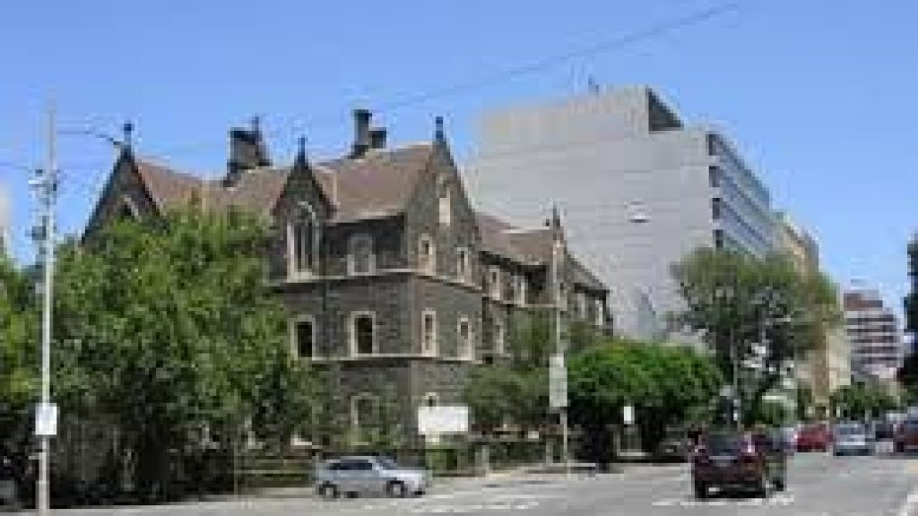 taxi services in East Melbourne (3002)