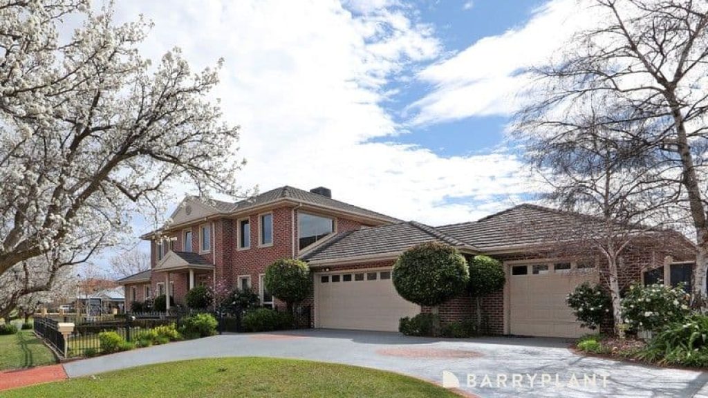 taxi service in Lysterfield (3156)