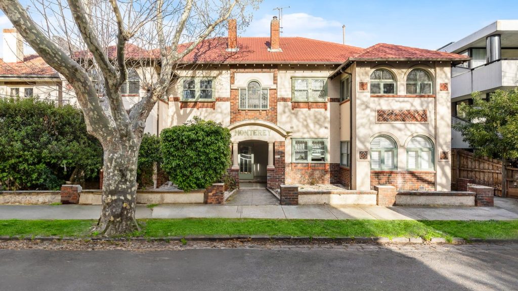 Taxi Service in Elwood (3184)